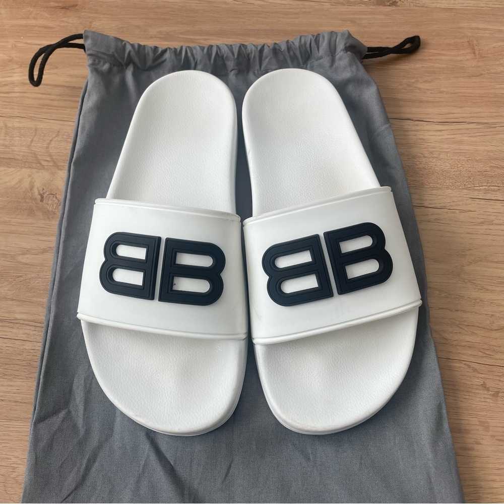 Balenciaga Pool Slides